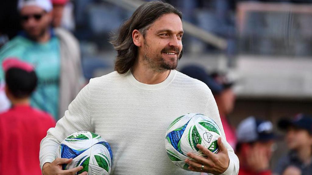 زندگی پرماجرای لوتس فانونشتیل؛ از زندان سنگاپور تا مدیر ورزشی آبردین